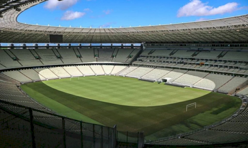 Ciro e Cid Gomes são alvos da PF sobre desvios de estádio