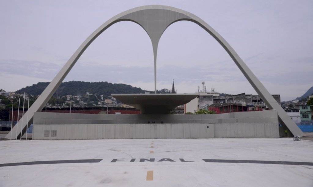 Com atual cenário, Carnaval na Sapucaí está garantido, diz prefeito