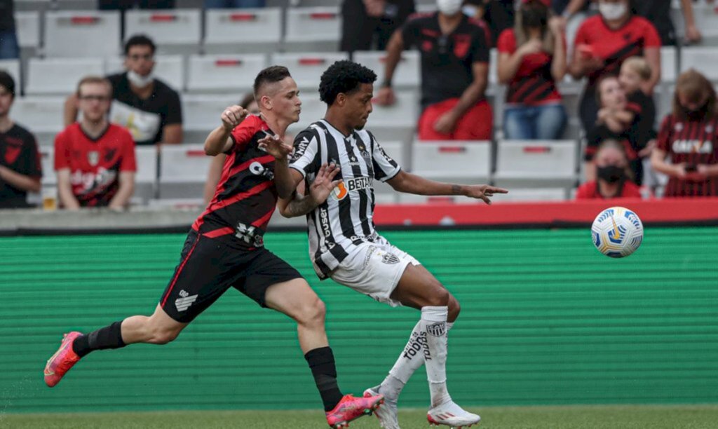 Atlético-MG e Athletico-PR se enfrentam pelo bi da Copa do Brasil