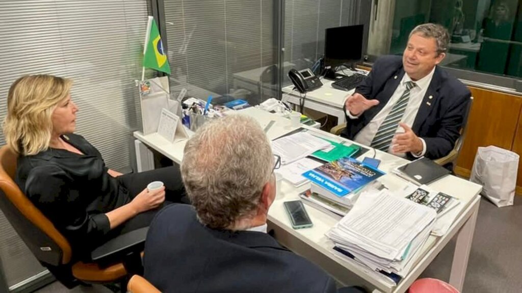 Vice-prefeita cumpre agenda de compromissos em Brasília