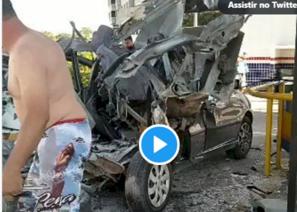 Carro explode ao abastecer e frentista é arremessada