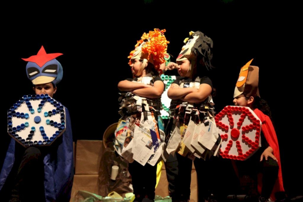 Alunos reapresentam peças vencedoras do 15º Concurso Teatral Água para Sempre