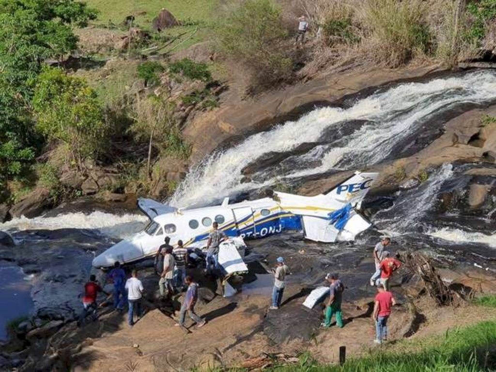 Piloto revela últimas mensagens feitas pelo avião de Marília