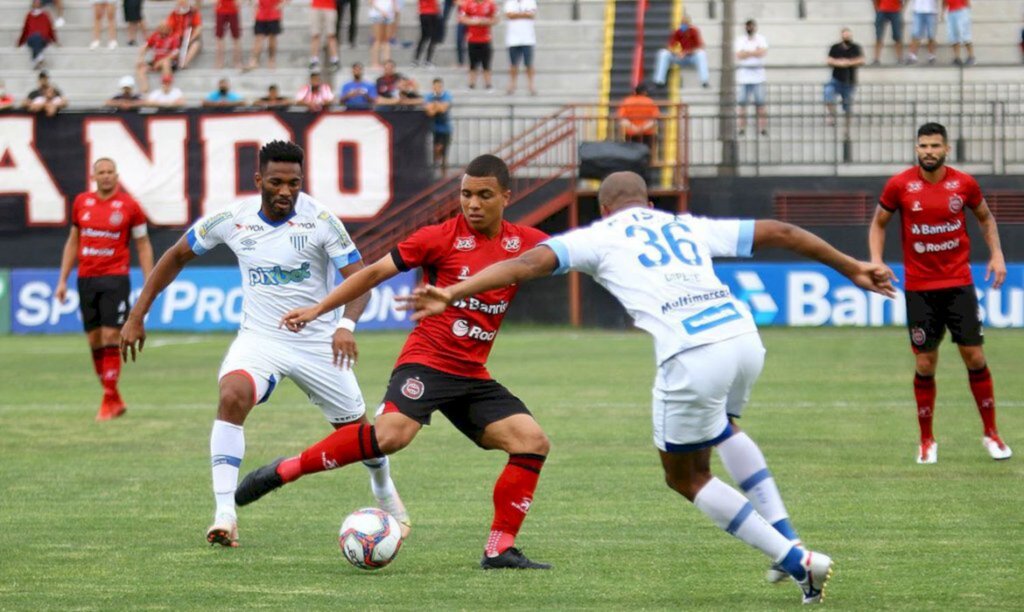 Série B: Avaí supera Brasil de Pelotas