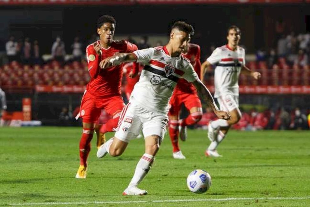 São Paulo vence Inter e se distancia da zona do rebaixamento