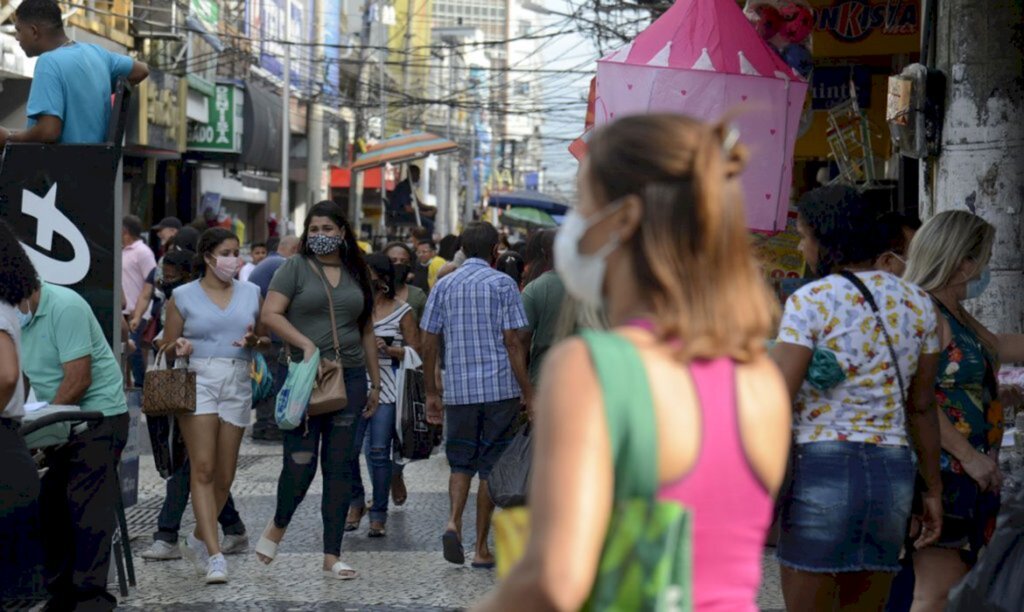 Brasil registra 451 mortes por covid-19 em 24 horas