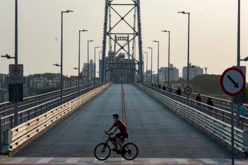 Definida empresa responsável pela manutenção da Ponte Hercílio Luz em Florianópolis