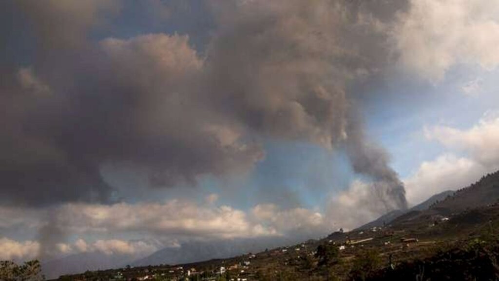 A perigosa reação que vai ocorrer quando lava do vulcão de La Palma atingir o mar