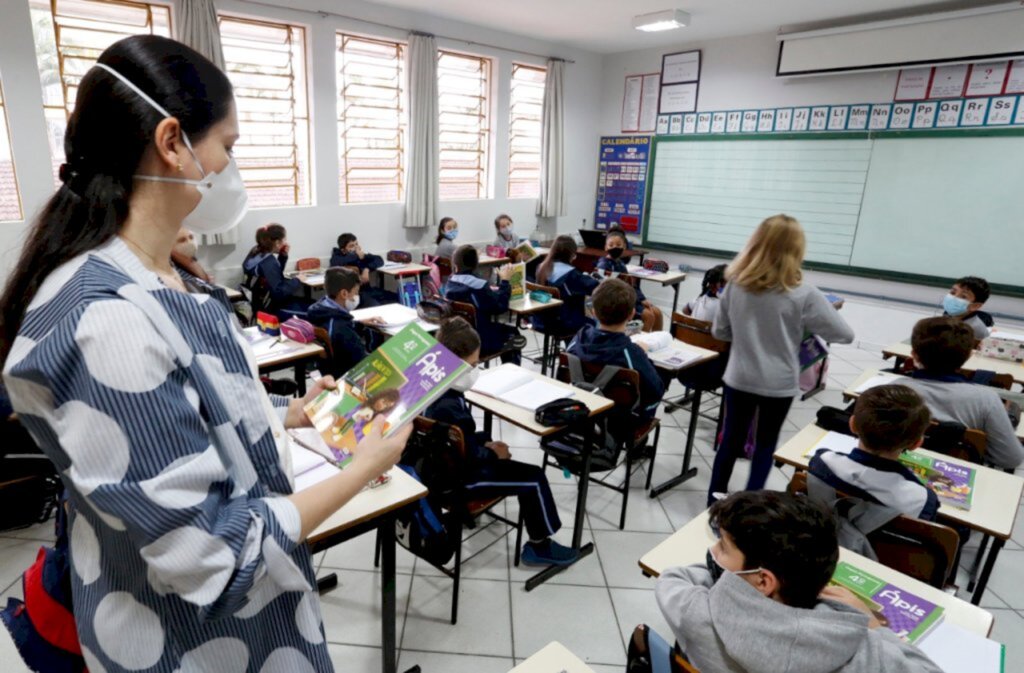 Alunos de 6º, 7º e 8º anos retornam ao ensino 100% presencial na Rede Municipal de Ensino de Joinville