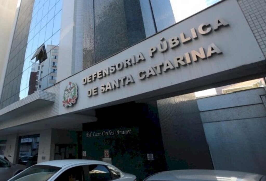 SC vai acabar com 'penduricalho' de defensores públicos