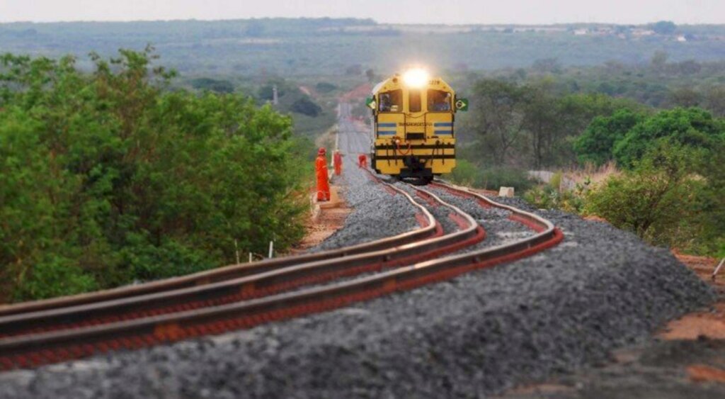 'Vamos ter alguns bilhões com as ferrovias', diz ministro da Infraestrutura