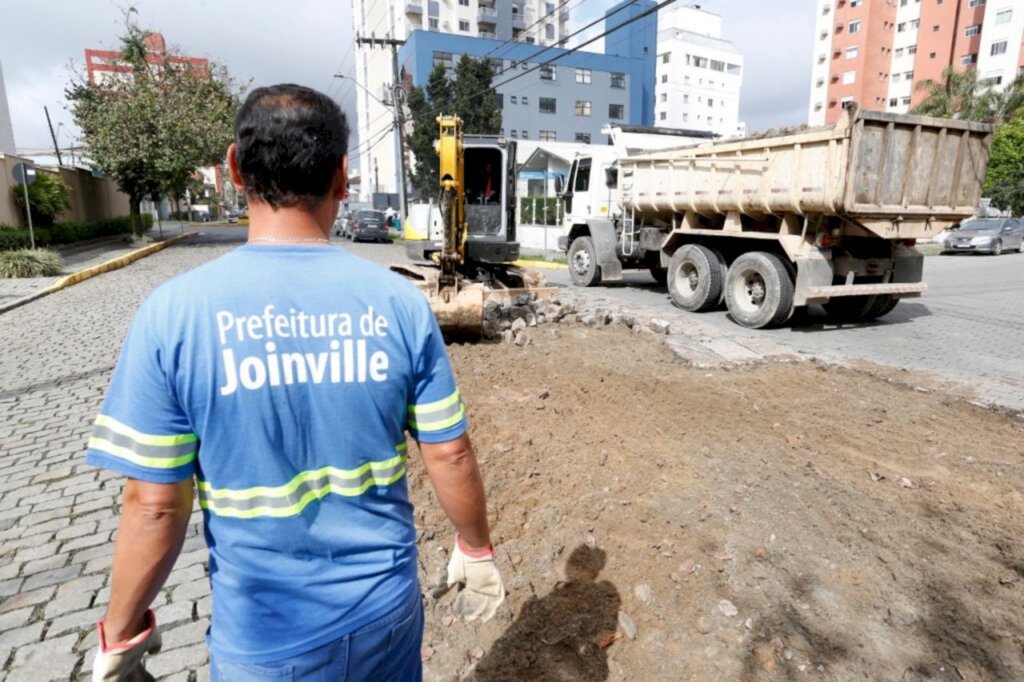 Rua Eugênio Moreira está parcialmente interditada para obras