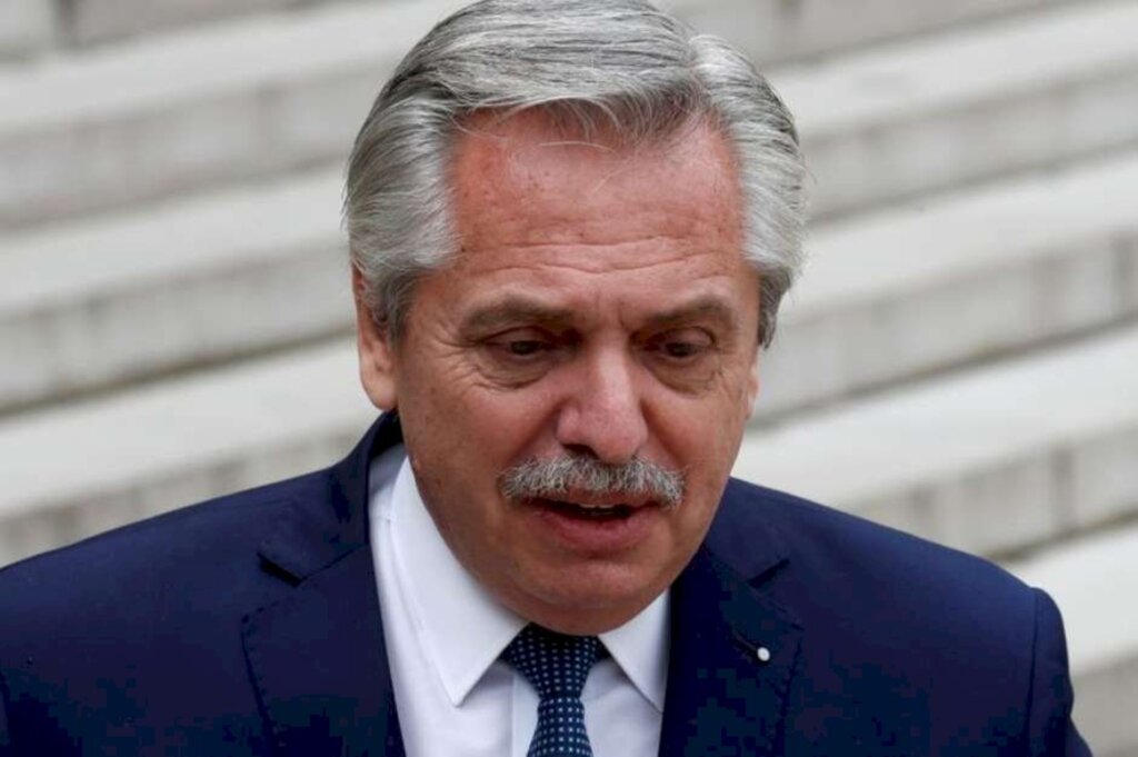 Oposição pede impeachment de presidente da Argentina