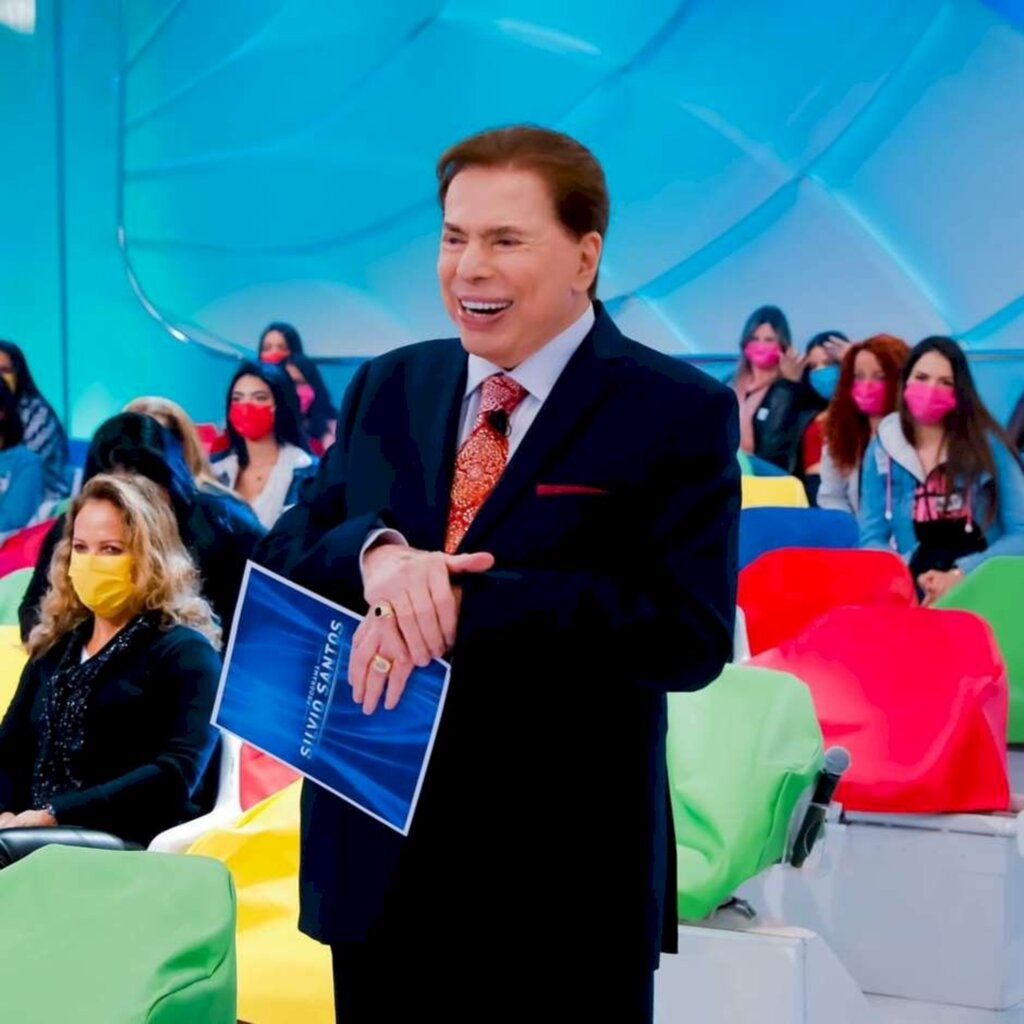 Silvio Santos testa positivo para covid-19 e é internado