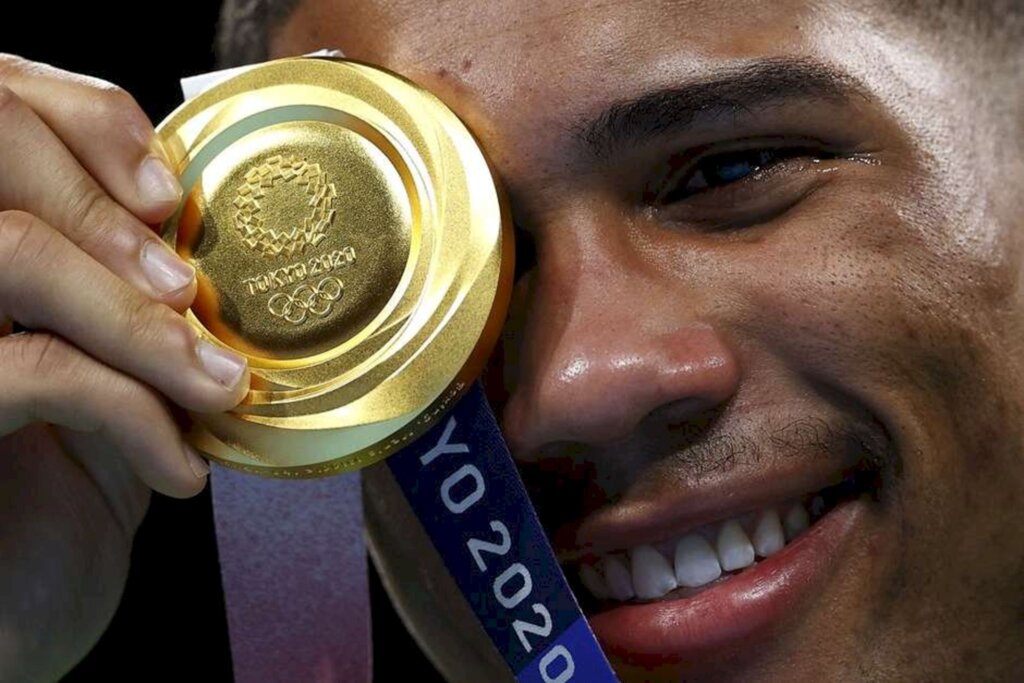 Brasil tem 'chuva' de ouros, mas vôlei decepciona de novo