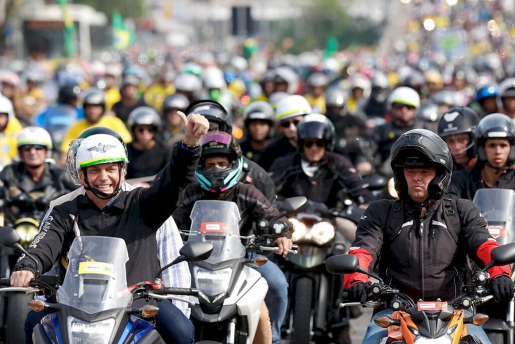 Presidente participa de passeio de moto em Florianópolis