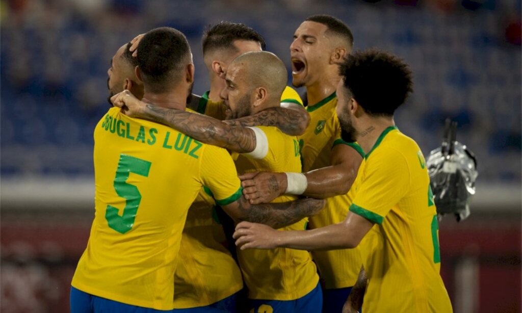 Brasil marca na prorrogação, bate Espanha e é bicampeão