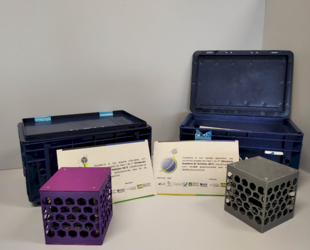 Estudantes de Joinville são premiados na 1ª Olimpíada Brasileira de Satélites