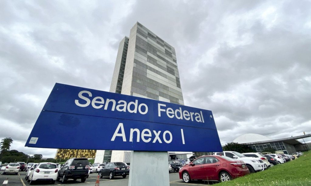 Senado recebe pedido de empréstimo externo