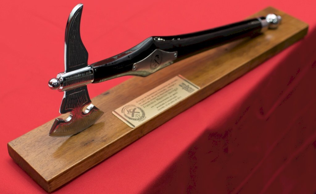 Bombeiros Voluntários vão entregar Ordem da Machadinha ao presidente Bolsonaro