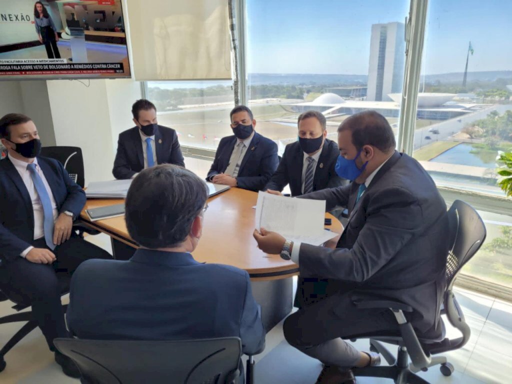 Em Brasília prefeito compartilha demandas de Joinville nos Ministérios