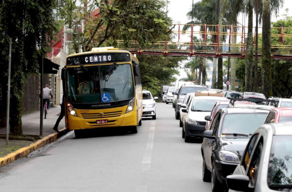 Transporte coletivo volta a aceitar passagem embarcada e bilheterias ampliam horário de atendimento