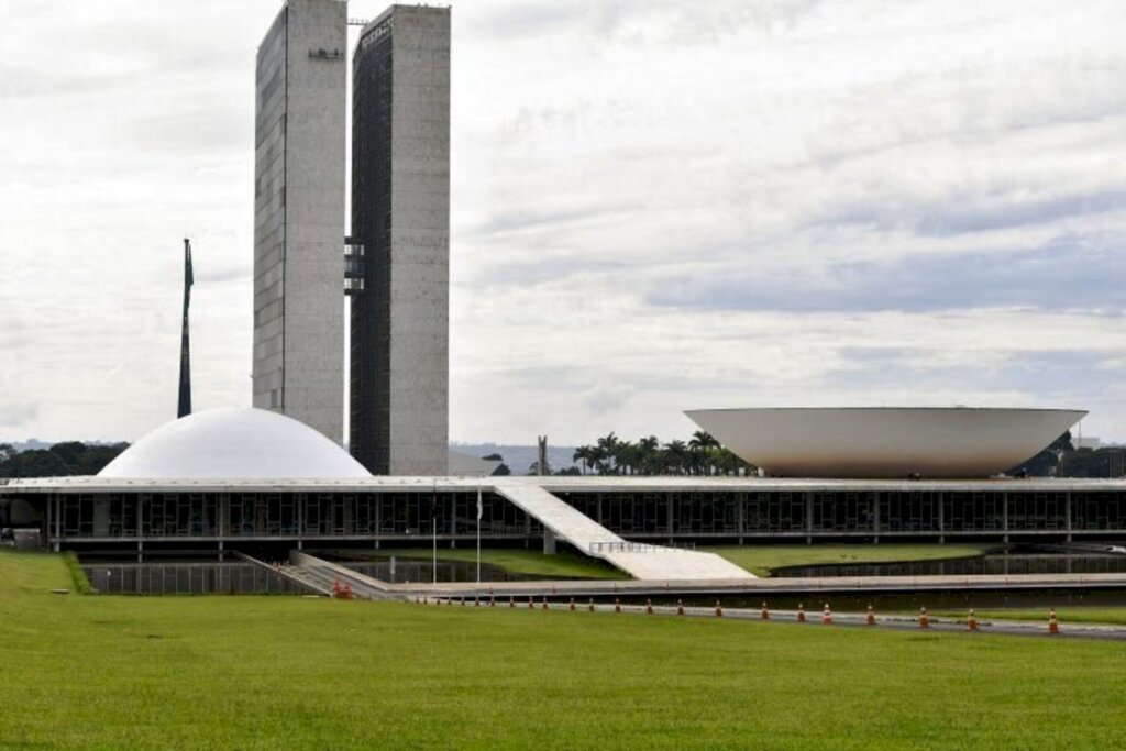 Empresários de SC emitem nota repúdio após aprovação do fundo eleitoral