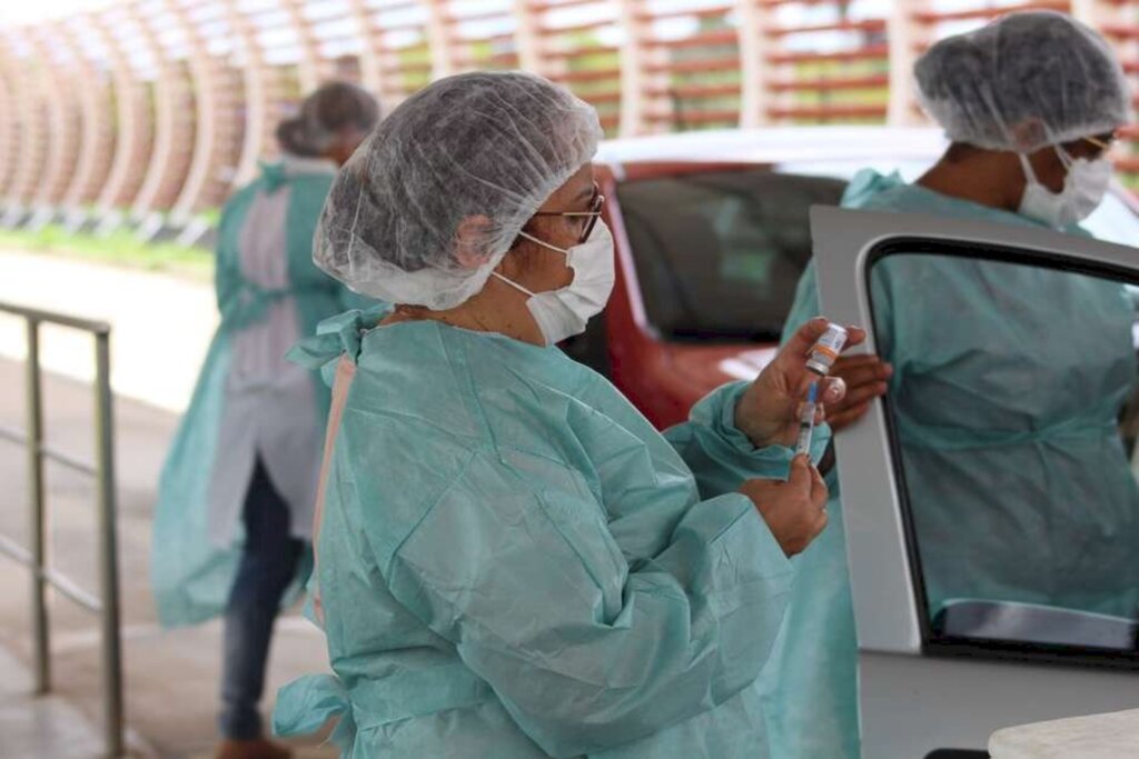 Brasil tem 16,22% da população imunizados contra a covid