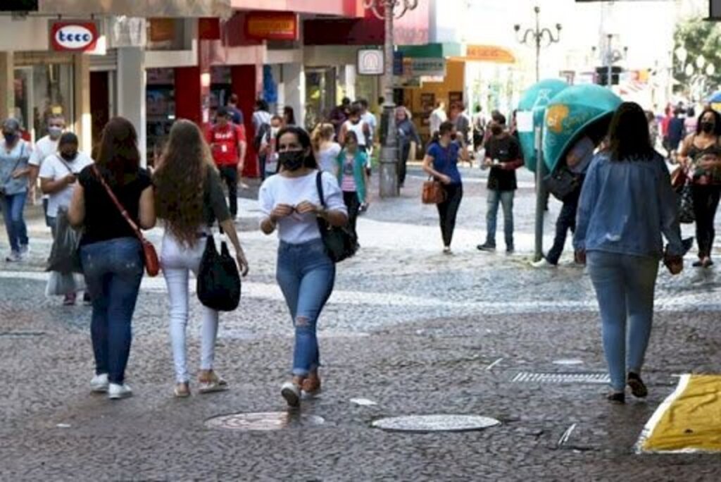 Mortes por Covid têm queda de 26% em Santa Catarina