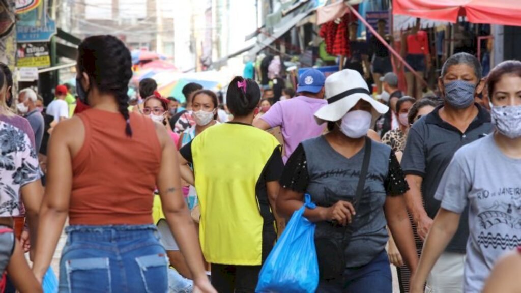 Novo decreto autoriza bares e restaurantes a funcionarem depois das 23h