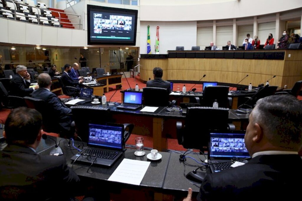 Comissões da Alesc aprovam novo calendário para reforma da Previdência