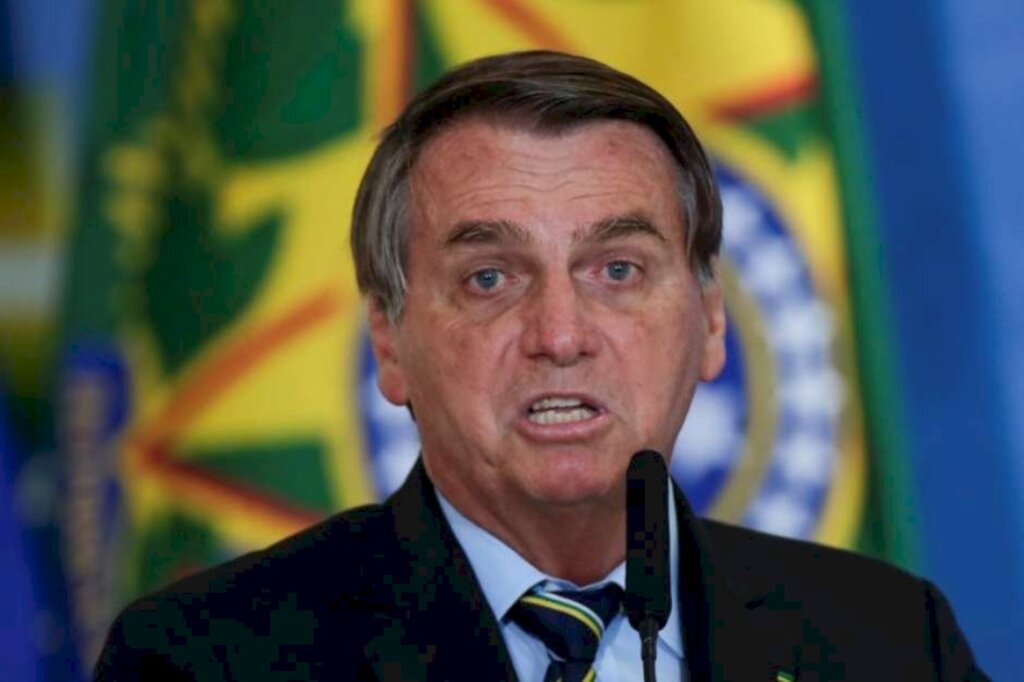 Não entregarei a faixa se tiver fraude em 22, diz Bolsonaro