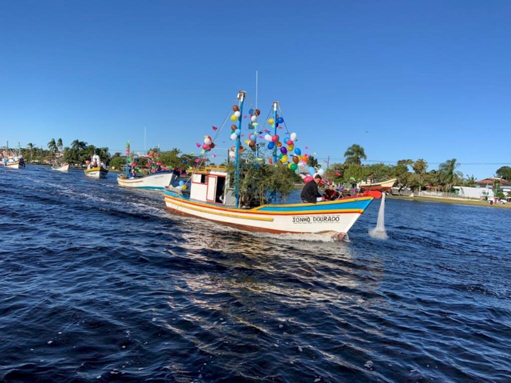 Barra do Sul: Procissão de barcos homenageia São Pedro