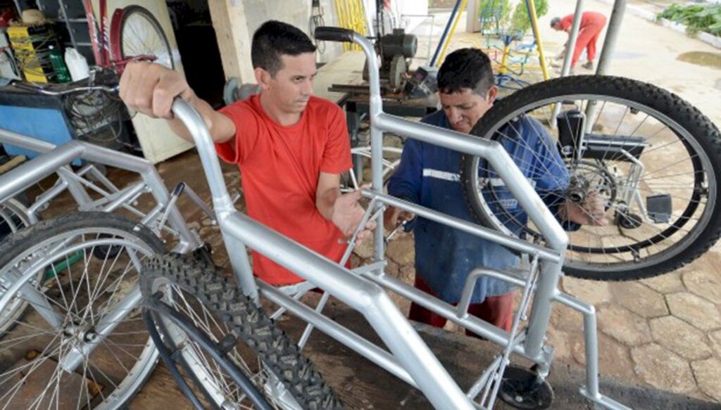 Sancionadas leis sobre doação de bicicletas apreendidas e asfalto ecológico