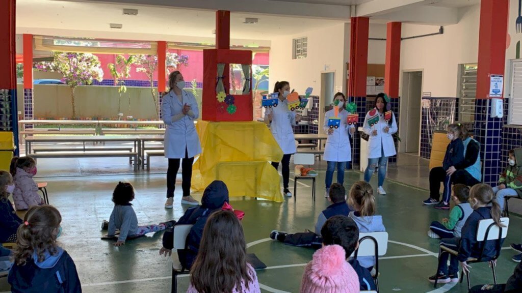 Alimentação saudável é tema de atividade com os alunos da Rede de Ensino de Joinville