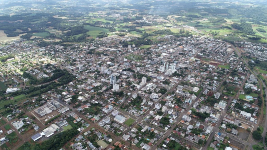 Pinhalzinho aprimora ambiente interno para estimular a economia