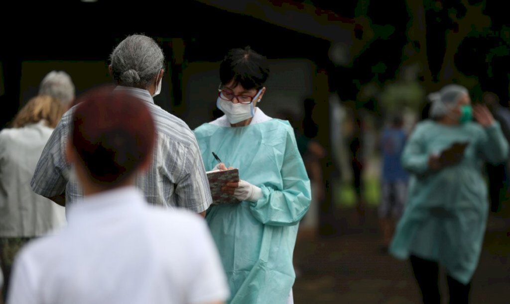 Menos de 30% comparecem a unidades de saúde para tomar vacina da gripe