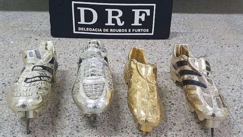 Recuperadas chuteiras de ouro roubadas do jogador Jardel