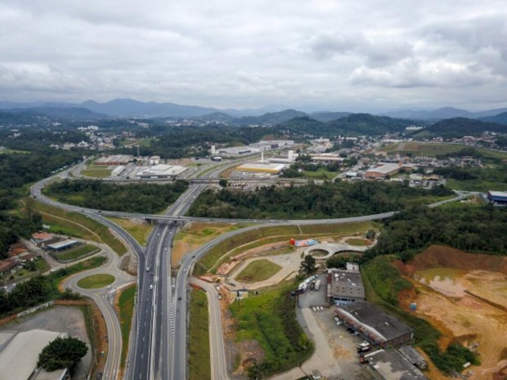 Leis que permitem investimentos estaduais em rodovias federais estão em vigor