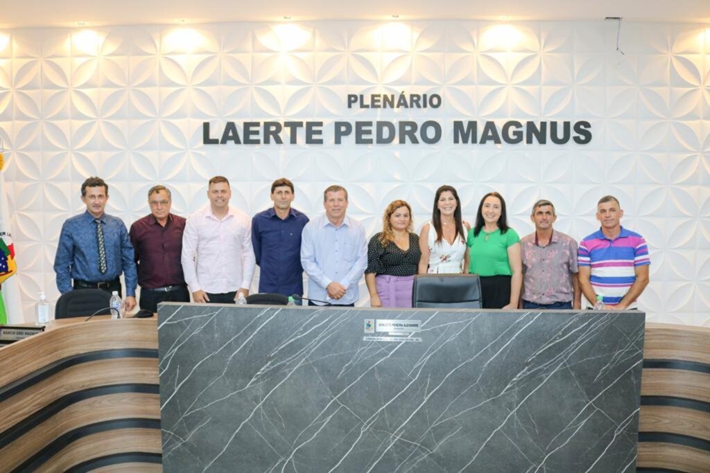CRISTIANI SCANDOLARA É A PRIMEIRA MULHER A ASSUMIR A PRESIDÊNCIA DO LEGISLATIVO DE SÃO JOÃO DO SUL