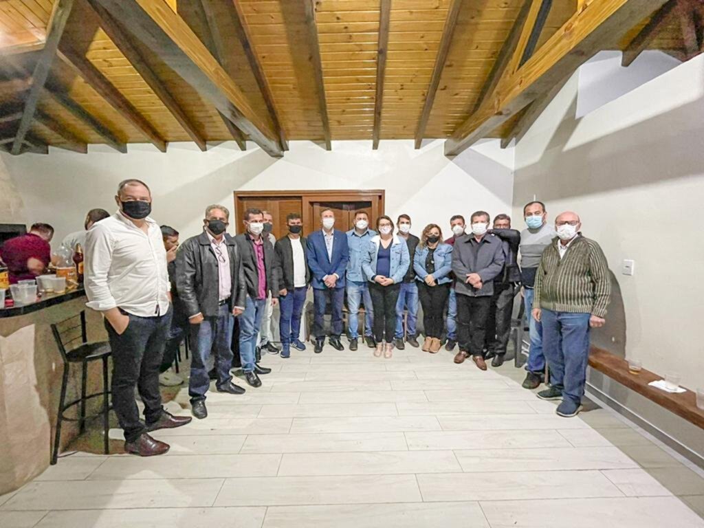 WEBER E ADA BUSCAM APOIO DE  LIDERANÇAS MDBISTAS DE SÃO JOÃO DO SUL E SANTA ROSA DO SUL