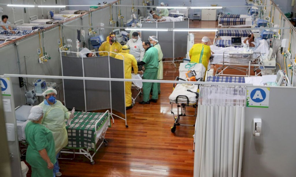 Covid-19: Brasil tem 403,7 mil mortes e 14,6 milhões de casos