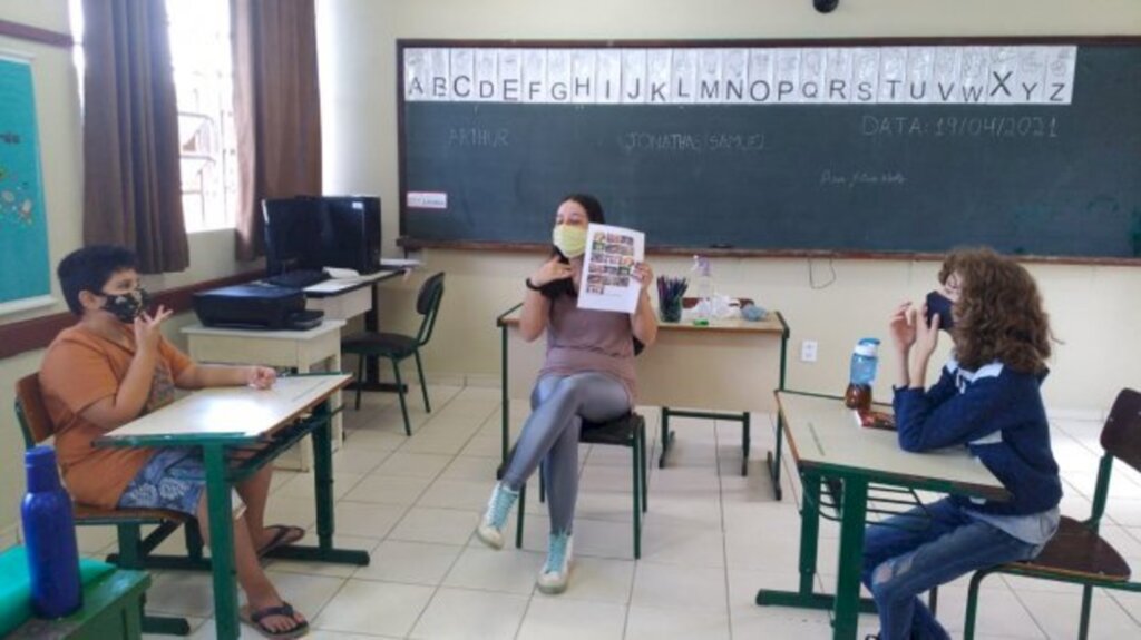 Divulgação - Aula na escola Profª Lea Maria Aguiar Lepper, Joinville