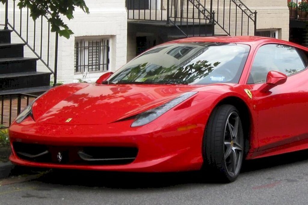 Cliente pagou mais de R$ 1 milhão por Ferrari recuperada de batida grave