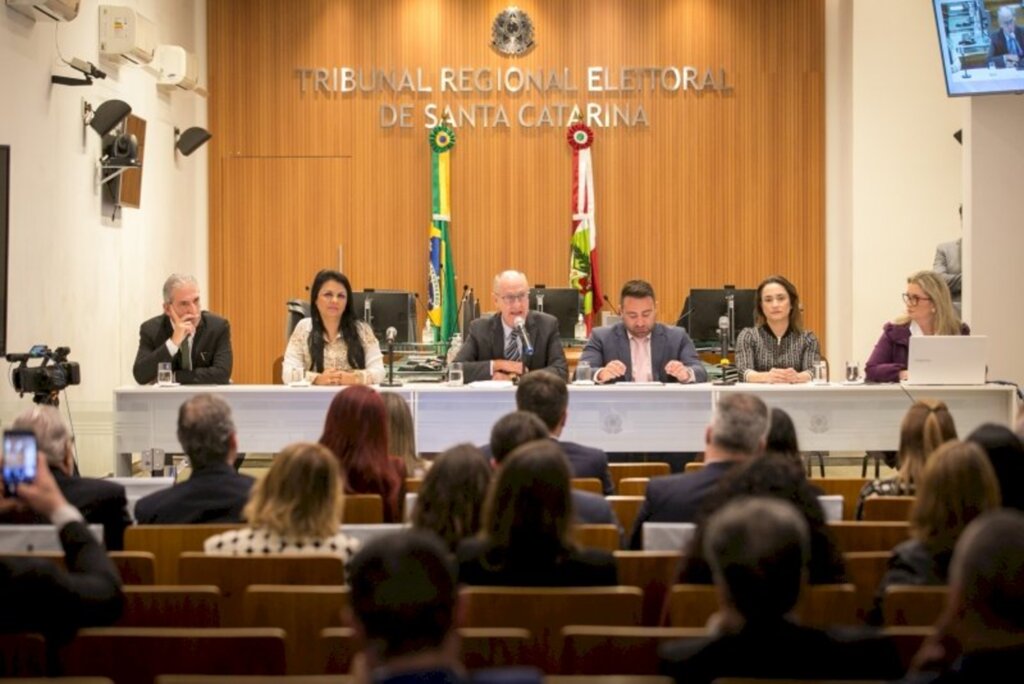 Rodolfo Espínola/Agência AL - Ato na sede do TRE marcou o lançamento da Ouvidoria da Mulher, na tarde desta terça-feira (23)