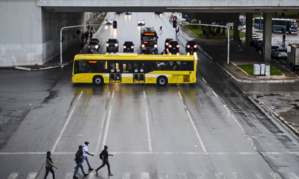 PL prevê que motorista culpado pague tratamento de vítima de acidente