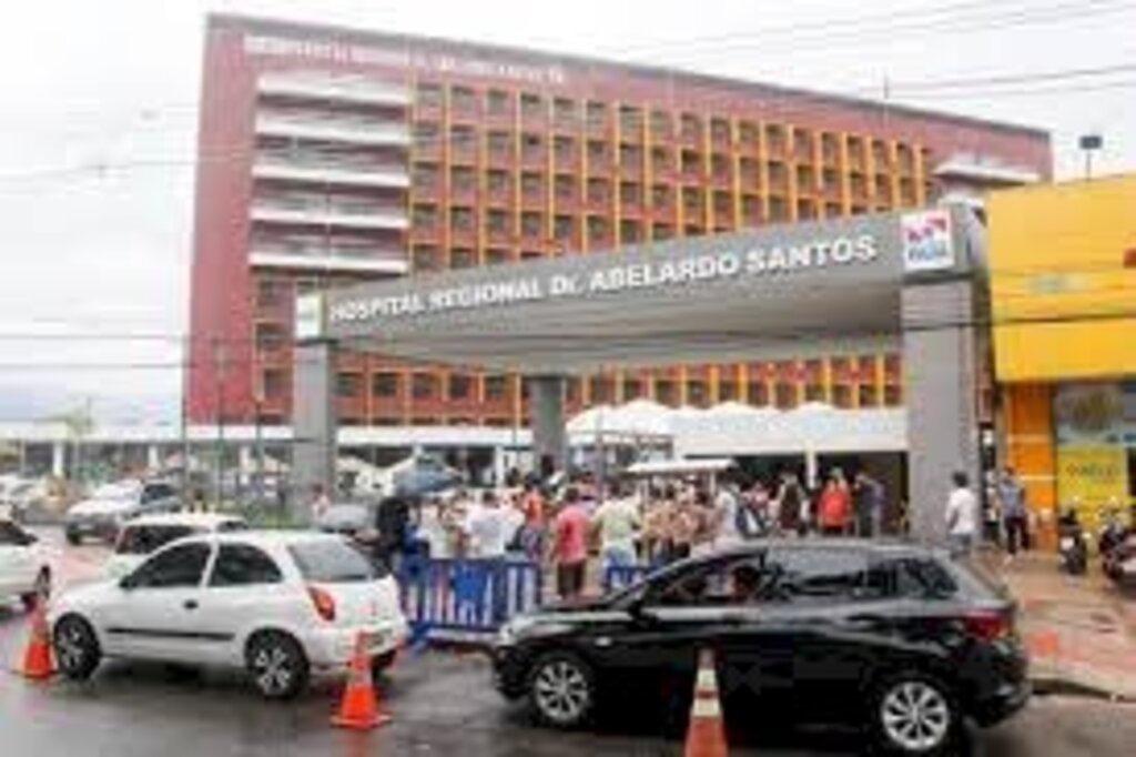 Parede falsa escondia respiradores novos em hospital, dizem funcionários