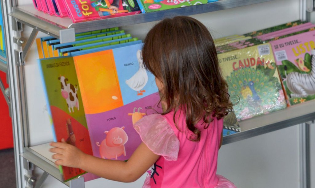 Dia Nacional do Livro Infantil: leitura deve ser estimulada desde cedo