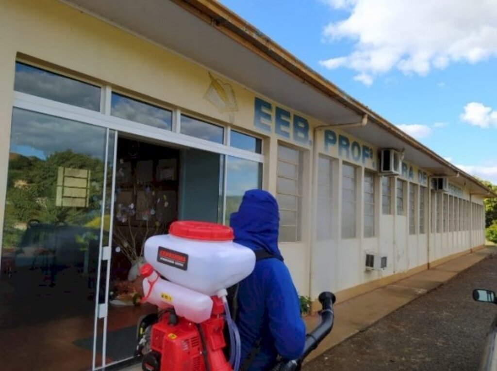 Saiba como funciona o processo de sanitização e desinfecção nas escolas estaduais