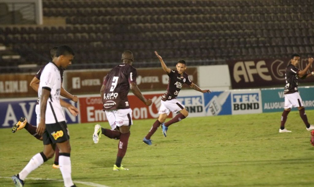 Ferroviária supera Corinthians de virada por 2 a 1